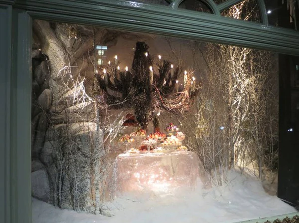 The lighting design for show case of boutiques and malls 4